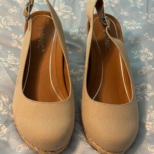 Vionic Beige Espadrille Flats